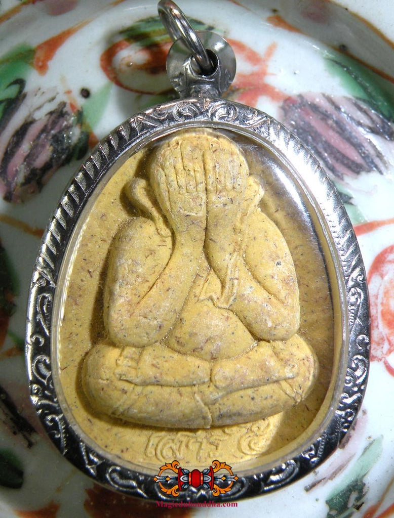 Amulettes Thai du Bouddha protecteur Phra Pidta Amulettes Thai du Bouddha protecteur Phra Pidta