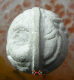 Amulette Thaï Phra Pidta Look Aum blanche - Wat Sakai.