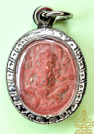 Amulette Phra Phikanet Ganesha en poudre sacrée rouge - Utthayan Phra Phikanet La Magie du Bouddha.