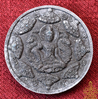 Grande amulette noire Jatukham Rammathep et Luang Phor Thuat (édition Roon Khot Séthi Mee Kamlae) La Magie du Bouddha.