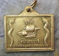 🪙 Médaille bénie du Wat Pa Thepnari (Nakhon Ratchasima) – Avec Khata protecteur