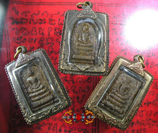 Puissantes amulettes Thaï Phra Somdej Praï Khammatarn - Vénérable Phra Ajarn Ying Yong. La Magie du Bouddha.
