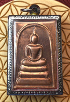 Amulette Phra Somdej Chinabunchon cuivre – Wat Makut Kasatriyaram (Bangkok, 2005) La Magie du Bouddha.
