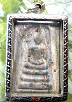 Amulette du Bouddha Phra Somdej (avec reliques).