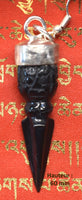 Boucles d'oreilles de Ngagpa Tibétain Phurba en obsidienne La Magie du Bouddha.