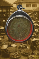 Piastre indochinoise de 1947 montée en reliquaire – Talisman de richesse et de prospérité