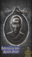 Médaille portrait de Phra Ajarn Aod du Wat Sai Mai (avec porc sauvage sacré)
