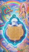 Amulette chinoise ancienne de Guan Yin aux mille bras en bois avec perle relique