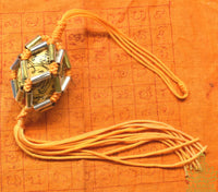 Talisman protecteur contre les accidents de voiture - Vénérable Kruba Païtoon du Wat Non Kamen La Magie du Bouddha.