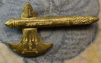 Amulette hache sacrée de puissance – Vénérable Por Than Jaeng du Wat Bala