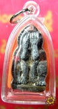 Amulette Thaï protectrice Phra Pidta à quatre bras ancienne.
