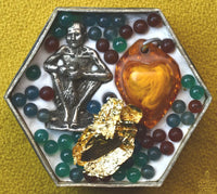 Reliques de Luang Phor Suwang dans un pot Angkor Wat – Amulette, perles sacrées et fil Sai-Sin béni La Magie du Bouddha.