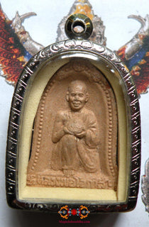 Amulette portrait Roop Lor du Très Vénérable LP Ophassi. La Magie du Bouddha.