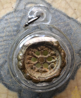 Amulette antique Dharmachakra – Roue du Dharma à six rayons (200 ans)