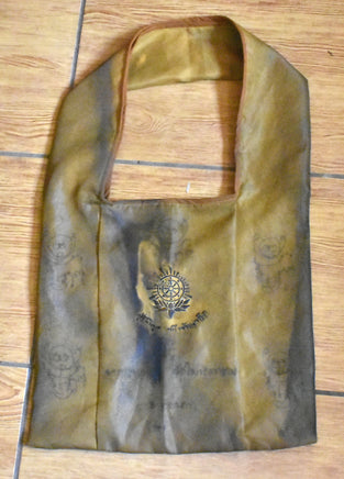 Sac de moine ancien du Wat Kositaram – Yant manuscrits de Luang Phor Kuay La Magie du Bouddha.