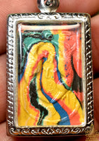 Amulette Salika-Kru multicolore bénie par Phra Kruba Krissana. La Magie du Bouddha.