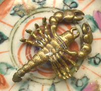 🦂 Amulette protectrice Scorpion bénie au Wat Phratat Doi Wao