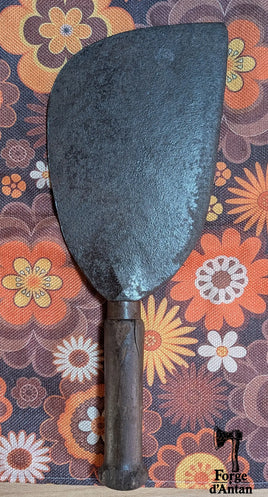 Ancienne serpe de bûcheron forgée – Forme feuille – Années 1950-1960 La Magie du Bouddha.