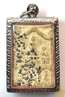 Amulette ancienne aux six Bouddhas avec pierres-reliques Phratat