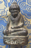 Statue sacrée de Phra Upakut en bronze sarmlit (Wat Parungsee) + Amulette Phra Phong Kradum Thong La Magie du Bouddha.