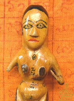 Statuette médicinale féminine en bois sacré Mae Phaya Tao Héo - Très Vénérable Ajarn Sané La Magie du Bouddha.