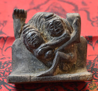Statuette érotique ancienne de la déesse Mae Nang Pim – Sculpture tribale en bois brut La Magie du Bouddha.