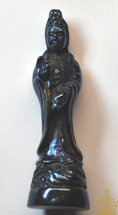 Statuette alchimique de Guan Yin protectrice – Alliage Mekkapat bleu sombre La Magie du Bouddha.