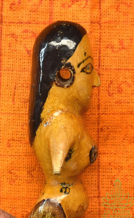 Statuette médicinale féminine en bois sacré Mae Phaya Tao Héo - Très Vénérable Ajarn Sané La Magie du Bouddha.