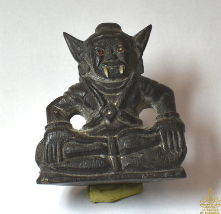 Statuette ancienne en bois noir de Phra Pirab – Premiers temps du XXe siècle La Magie du Bouddha.