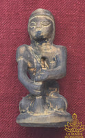 Statuette ancestrale primitive en bois de Sulawesi ancienne figure rituelle indonésienne La Magie du Bouddha.