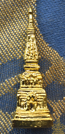 Amulette dorée du Chedi Phra That Phanom – Or des offrandes (2012) La Magie du Bouddha.