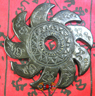 Grande roue Sudarshan Chakra en métal alchimique Mekapat. La Magie du Bouddha.