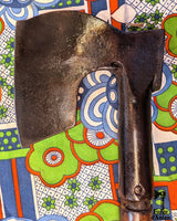 Doloire de charpentier ancienne forgée – Première moitié du XIXe siècle La Magie du Bouddha.