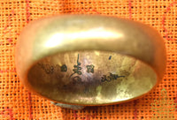 Bague de pouvoir thaï ancienne en alliage sacré avec yant intérieur La Magie du Bouddha.