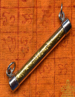 Rare takut dorée fabriquée à la main par le très vénérable Luang Phor Suwang du Wat Prai Pathanna La Magie du Bouddha.