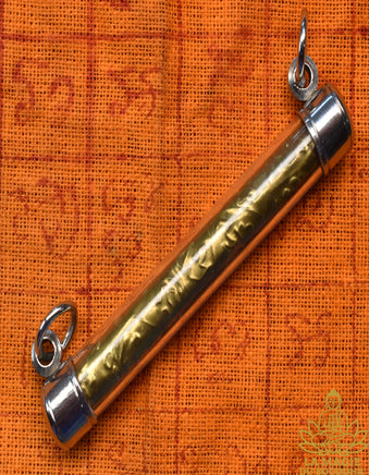 Rare takut dorée fabriquée à la main par le très vénérable Luang Phor Suwang du Wat Prai Pathanna La Magie du Bouddha.