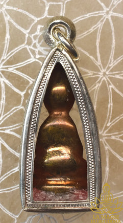 Bouddha précieux en Lek Lai See Thong - Très Vénérable Luang Phor Huan Puripatho du Wat Puthai Sawan La Magie du Bouddha.