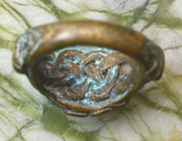 Bague ancienne de temple Wen Phi Rod – Phra Pidta protecteur – Cabochon manquant La Magie du Bouddha.