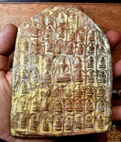 Tablette votive ancienne aux 54 Bouddhas – Nakhon Pathom (près du Phra Pathom Chedi)