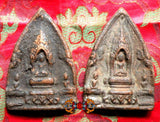 Tablettes votives Thaï du Bouddha dans son palais.