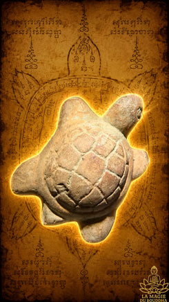 Figurine sacrée Thai tortue Paya Taoreuam en terre cuite. La Magie du Bouddha.