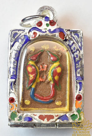 Petite amulette Salika Kru peinte à la main et consacrée par le Vénérable Phra Kruba Krissana La Magie du Bouddha.