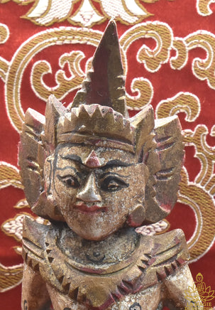 Apsara balinaise en bois peint – Statuette artisanale fin XXe siècle La Magie du Bouddha.