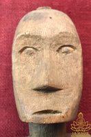 Sculpture indonésienne ancienne en bois - Visage tribal La Magie du Bouddha.