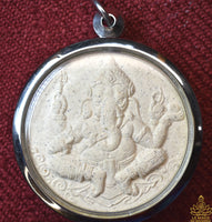 Grande Amulette Phra Pikanet et Phra Phuttha Ratana Mongkhon Maha Muni (Luang Phor Yai) – Wat Bhurapha Phiram (2009) La Magie du Bouddha.