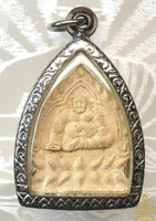 🪙 Amulette du Bouddha de fortune Phra Sanghajai – Très Vénérable Luang Phor Djua