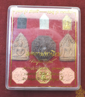 Coffret de 9 Amulettes de Phra Khunpen et Guan Yu - Wat Palilaï Worawihan. La Magie du Bouddha.