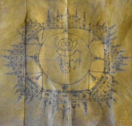 Sac de moine ancien du Wat Kositaram – Yant manuscrits de Luang Phor Kuay La Magie du Bouddha.