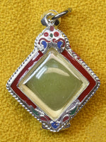 Pendentif en pierre sacrée chinoise fluorescente Ye Ming Zhu – Bénédictions de Ksitigarbha La Magie du Bouddha.