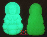 Pendentifs Guan Yin en pierre fluorescente Hin Ruang Sen